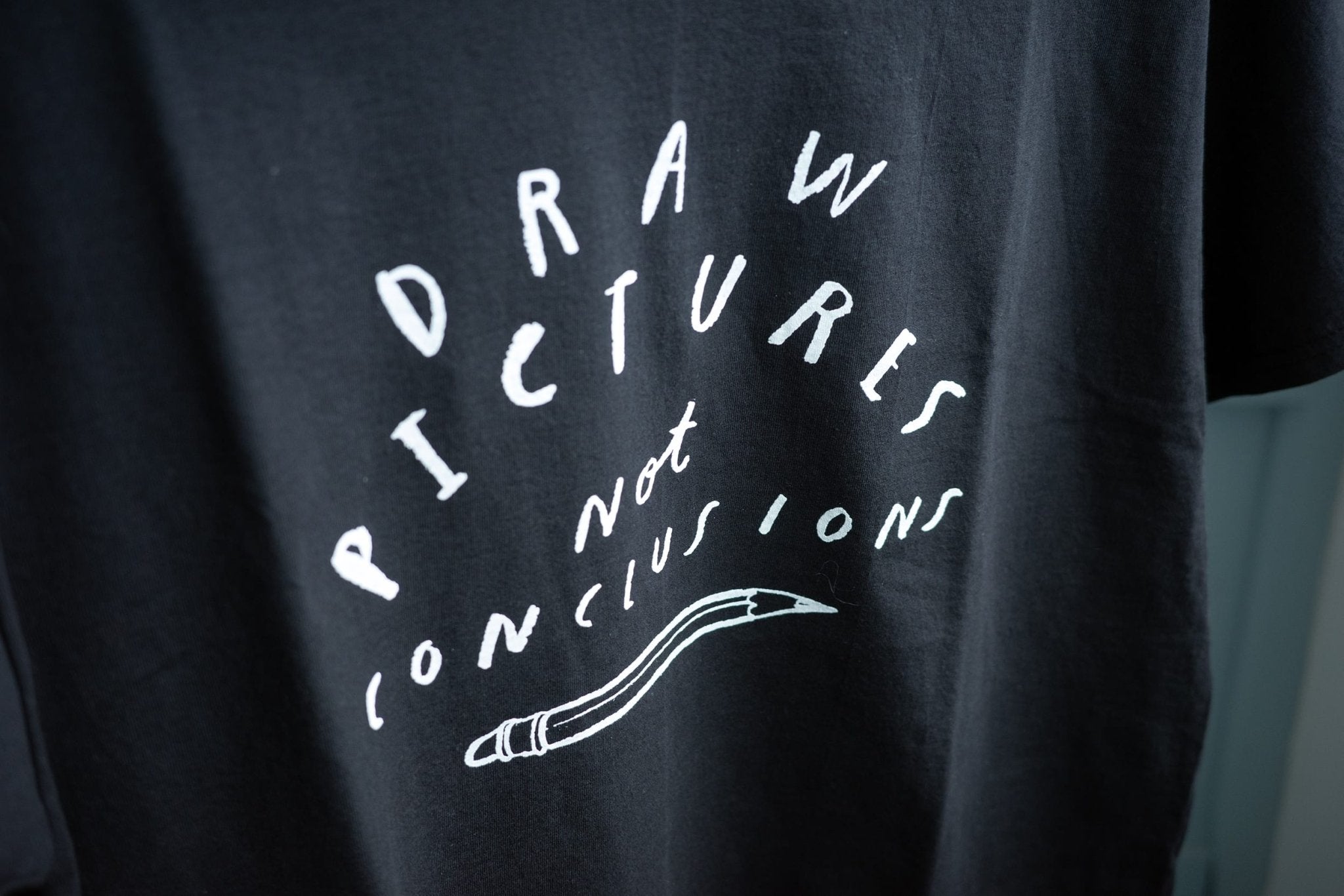 Oliver Jeffers 'Draw Pictures Not Conclusions' T-Shirt